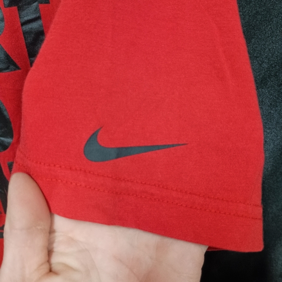 Red LeBron James size men's large nike dri fit athletic short sleeve crew neck t - Picture 6 of 6